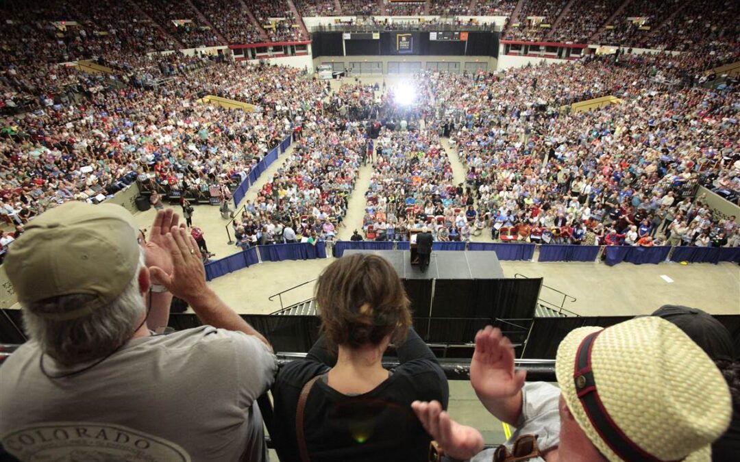Bernie Sanders Draws Crowd of 10,000 Socialist Supporters – NBC News